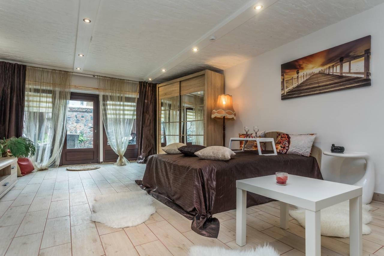 פלאנגה Trys Apartamentai מראה חיצוני תמונה